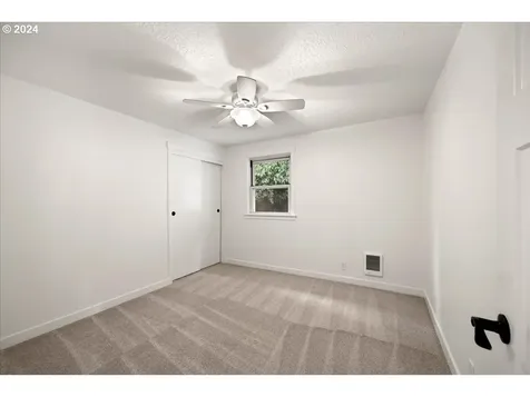 18605 Ne Everett Court Portland OR 97230