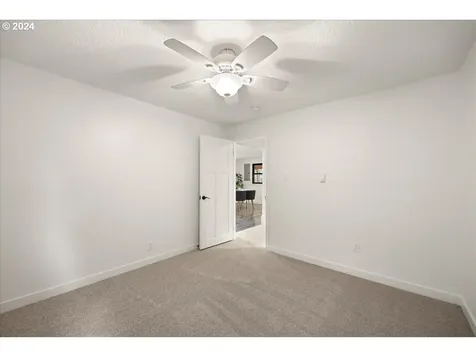18605 Ne Everett Court Portland OR 97230