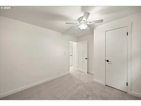18605 Ne Everett Court Portland OR 97230