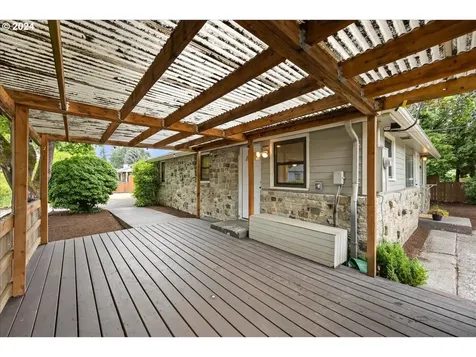 18605 Ne Everett Court Portland OR 97230