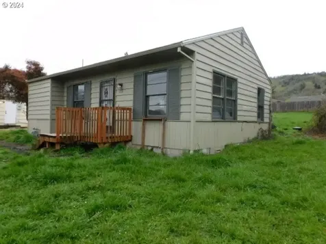 1665 Ne Todd Street Roseburg OR 97470