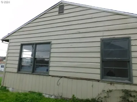 1665 Ne Todd Street Roseburg OR 97470