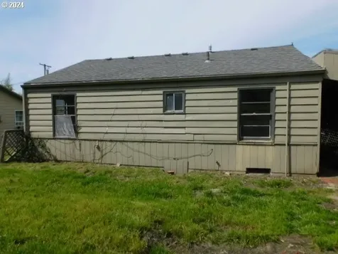 1665 Ne Todd Street Roseburg OR 97470
