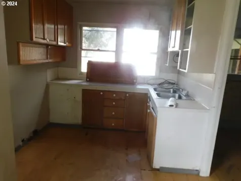 1665 Ne Todd Street Roseburg OR 97470