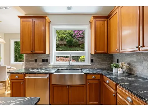 3146 Nw Spencer Street Portland OR 97229