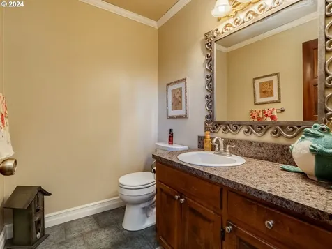 7706 SE Maple Avenue Vancouver WA 98664
