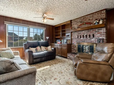 7706 SE Maple Avenue Vancouver WA 98664