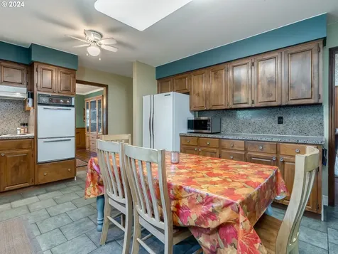 7706 SE Maple Avenue Vancouver WA 98664
