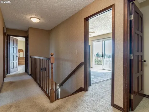 7706 SE Maple Avenue Vancouver WA 98664