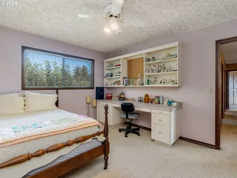 7706 SE Maple Avenue Vancouver WA 98664
