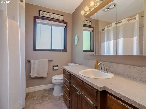 7706 SE Maple Avenue Vancouver WA 98664