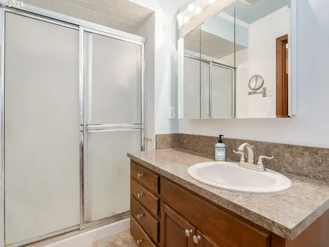 7706 SE Maple Avenue Vancouver WA 98664