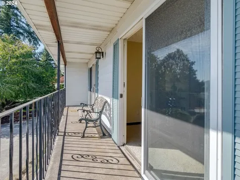 7706 SE Maple Avenue Vancouver WA 98664