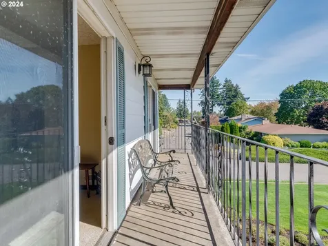 7706 SE Maple Avenue Vancouver WA 98664