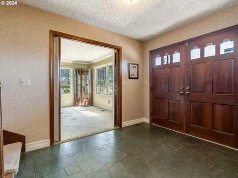 7706 SE Maple Avenue Vancouver WA 98664