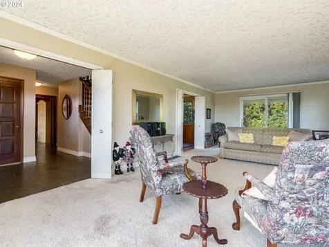 7706 SE Maple Avenue Vancouver WA 98664