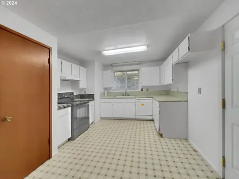 57205 Gladewood Road Coquille OR 97423