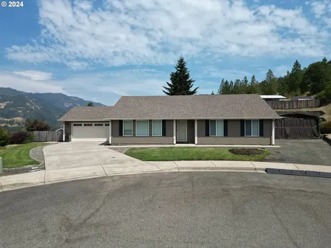 1397 Ne Lisa Way Myrtle Creek OR 97457