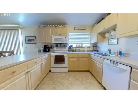 1397 Ne Lisa Way Myrtle Creek OR 97457