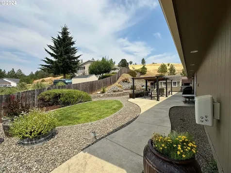 1397 Ne Lisa Way Myrtle Creek OR 97457
