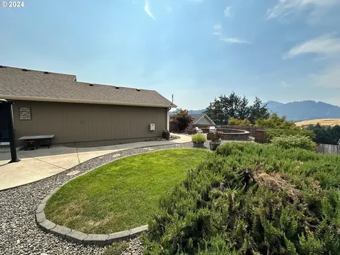 1397 Ne Lisa Way Myrtle Creek OR 97457