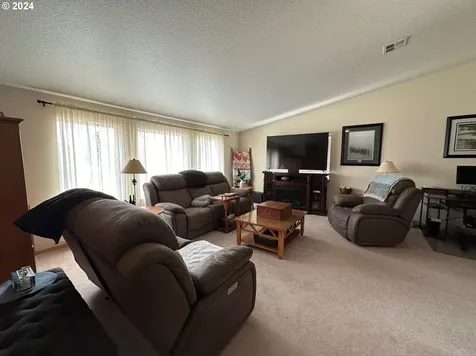 1397 Ne Lisa Way Myrtle Creek OR 97457