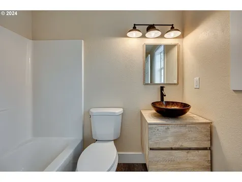 424 Washington Street Woodland WA 98674