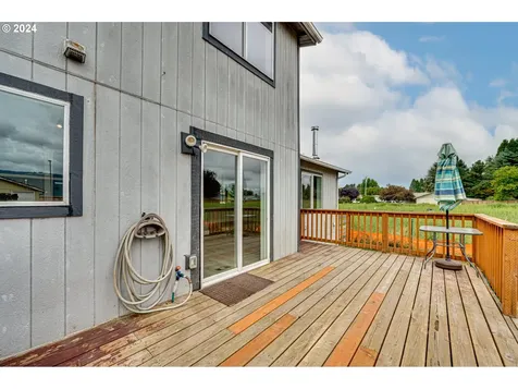 424 Washington Street Woodland WA 98674