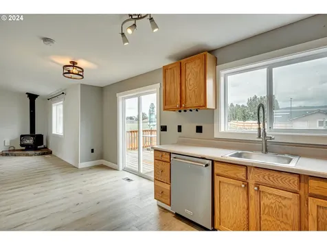 424 Washington Street Woodland WA 98674