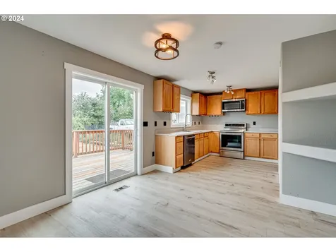 424 Washington Street Woodland WA 98674