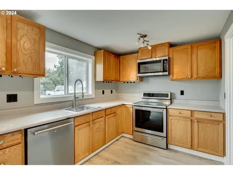 424 Washington Street Woodland WA 98674