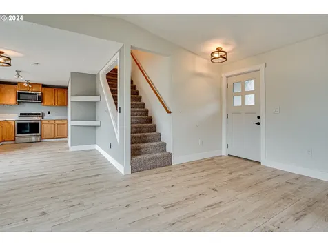 424 Washington Street Woodland WA 98674