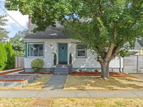 4547 NE Campaign Street Portland OR 97218