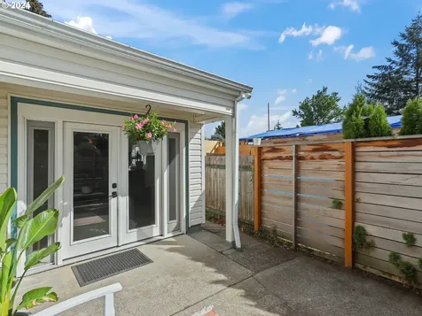 4547 NE Campaign Street Portland OR 97218