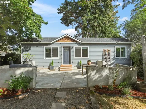 4547 NE Campaign Street Portland OR 97218