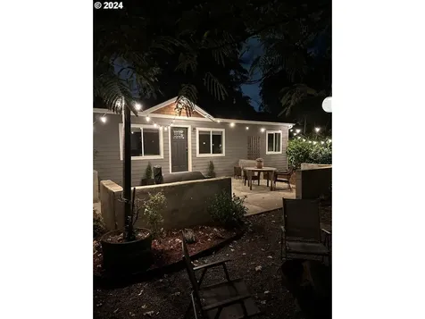 4547 NE Campaign Street Portland OR 97218