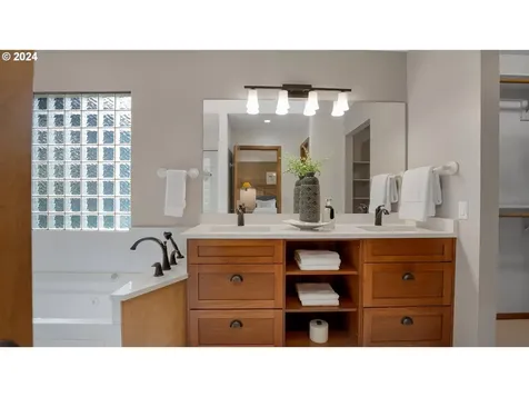 11603 Sw Vacuna Court Portland OR 97219