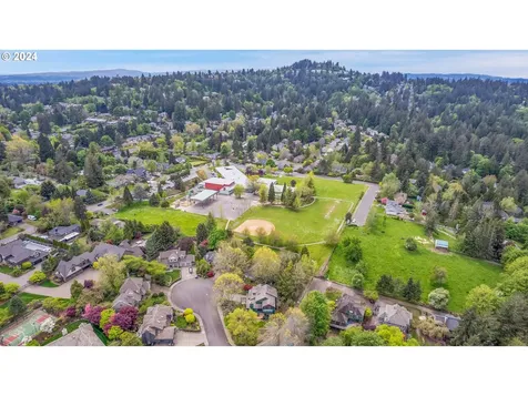 11603 Sw Vacuna Court Portland OR 97219