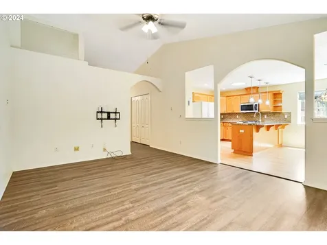 1130 Enstad Lane Silverton OR 97381