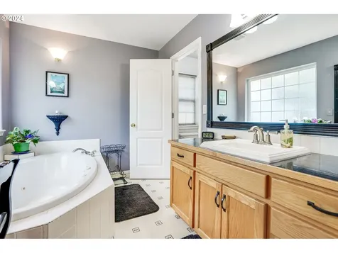 1130 Enstad Lane Silverton OR 97381