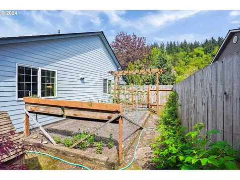 1130 Enstad Lane Silverton OR 97381