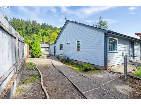 1130 Enstad Lane Silverton OR 97381