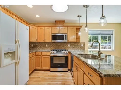 1130 Enstad Lane Silverton OR 97381