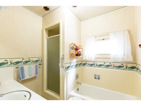 3465 Avalon Drive Hood River OR 97031