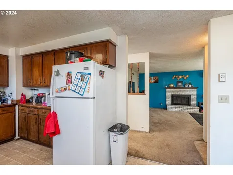 425 49th Loop Springfield OR 97478