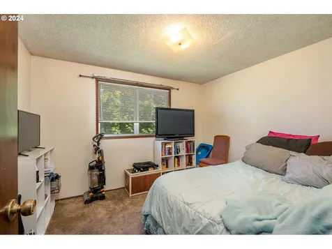 425 49th Loop Springfield OR 97478