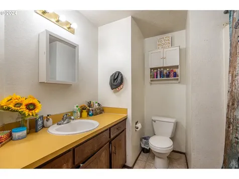 425 49th Loop Springfield OR 97478