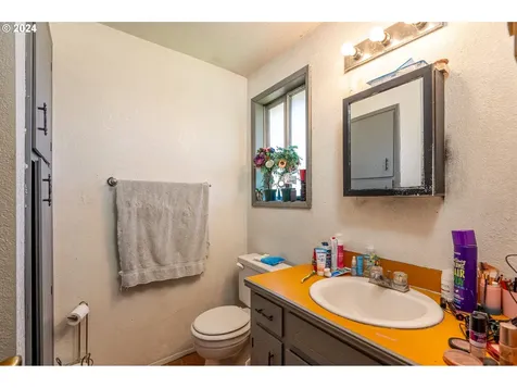 425 49th Loop Springfield OR 97478