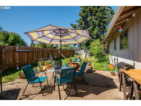 425 49th Loop Springfield OR 97478