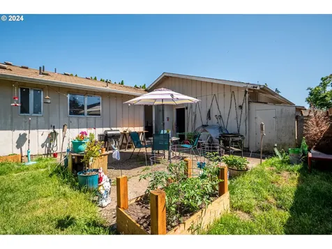 425 49th Loop Springfield OR 97478